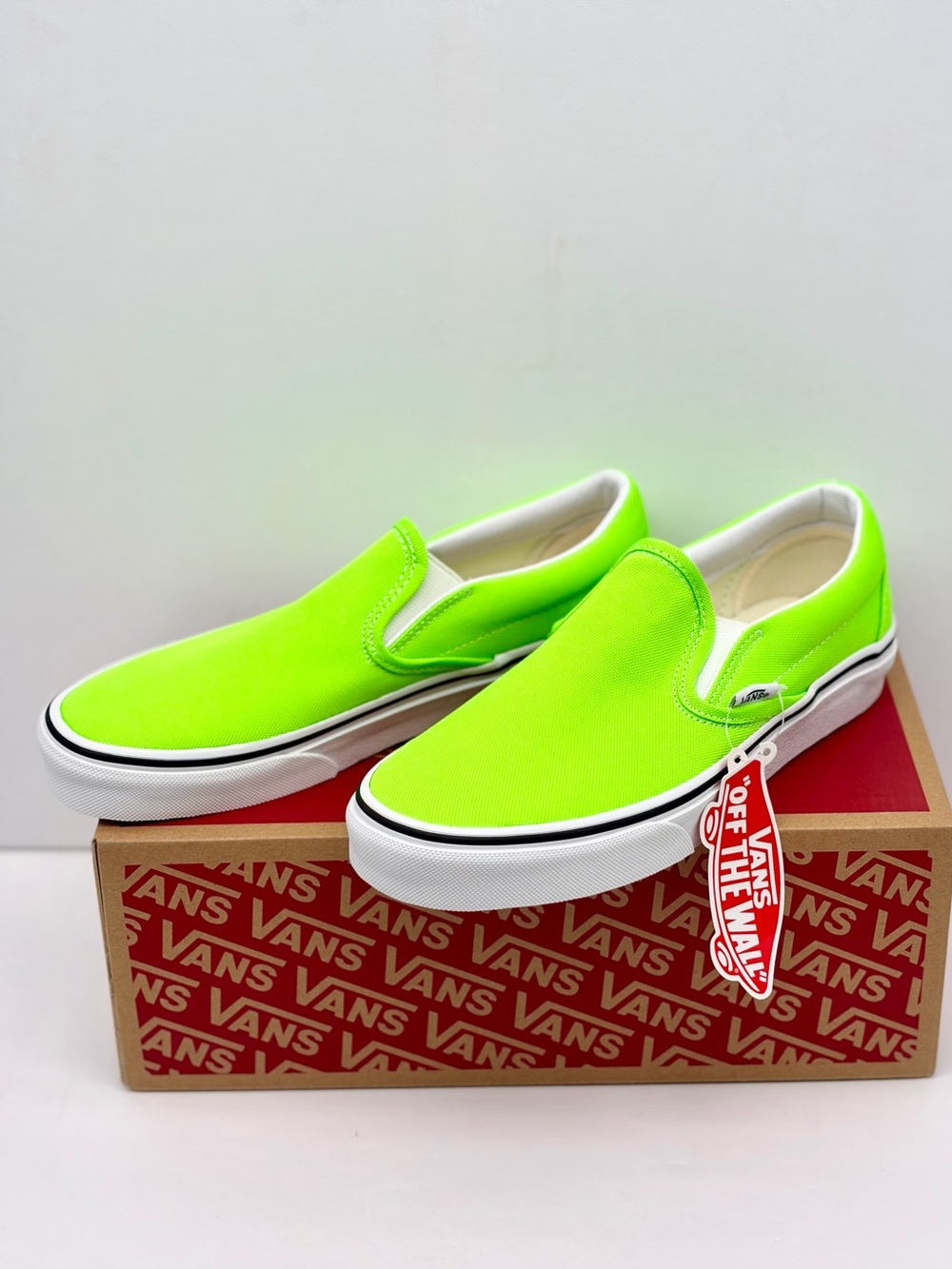 Vans Classic Slip-On Sneakers - Neon Green Women’s 7 - Picture 3 of 9